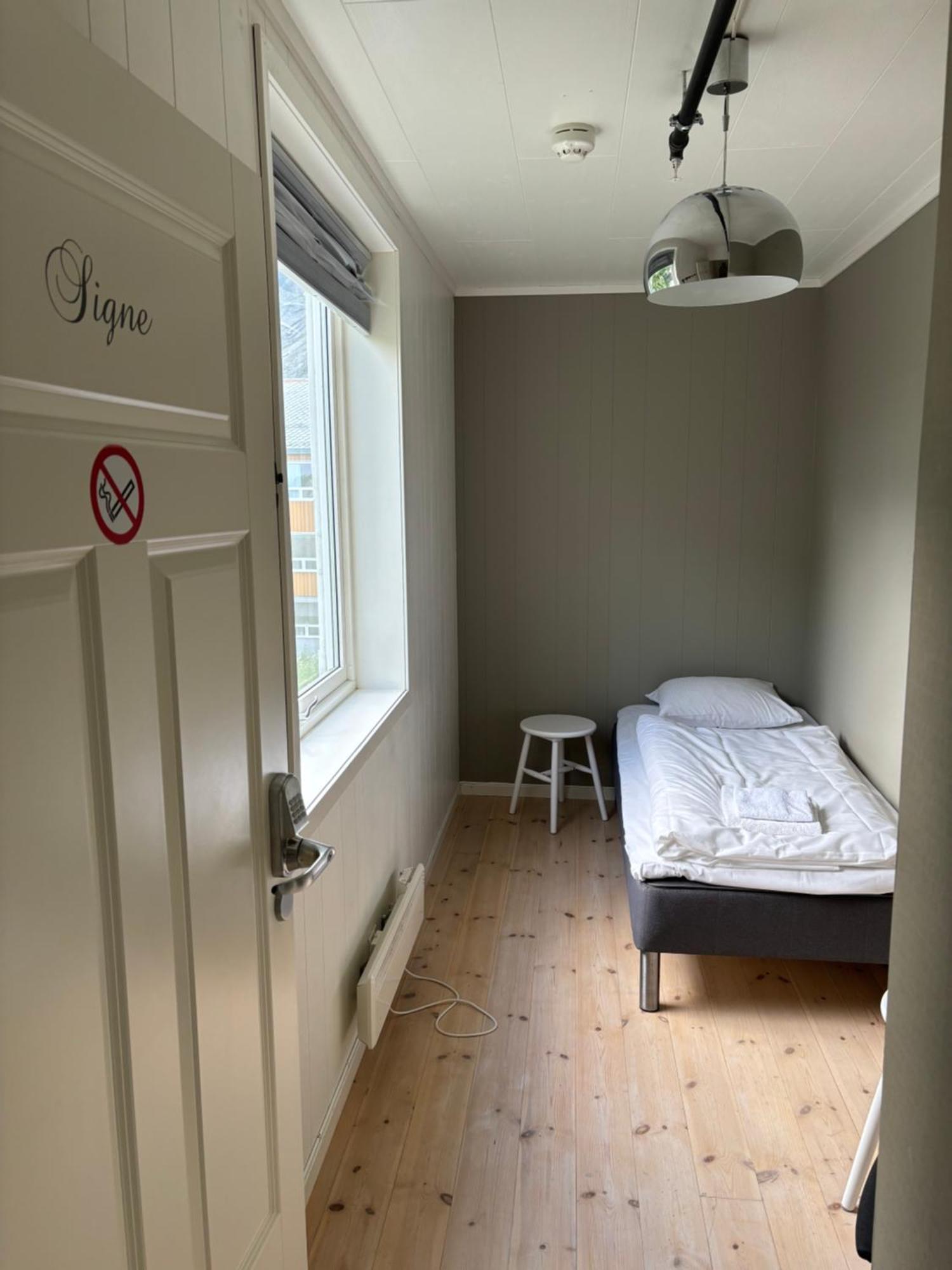 Lofoten Bed & Breakfast Reine - Rooms & Apartments Esterno foto