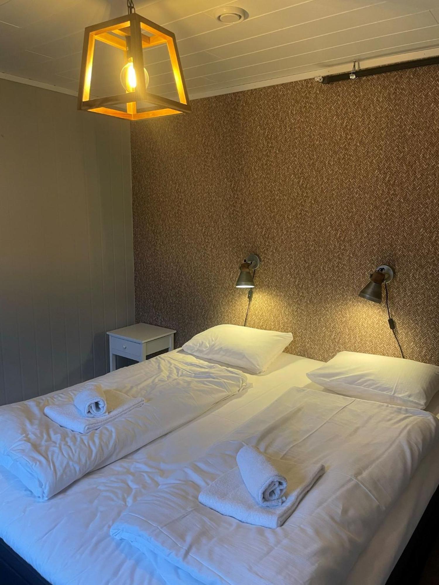 Lofoten Bed & Breakfast Reine - Rooms & Apartments Esterno foto